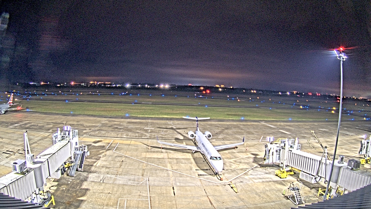 Thumbnail for current weather camera view from Lake Charles Rgnl Arpt terminal bldg in Lake Charles, Louisiana