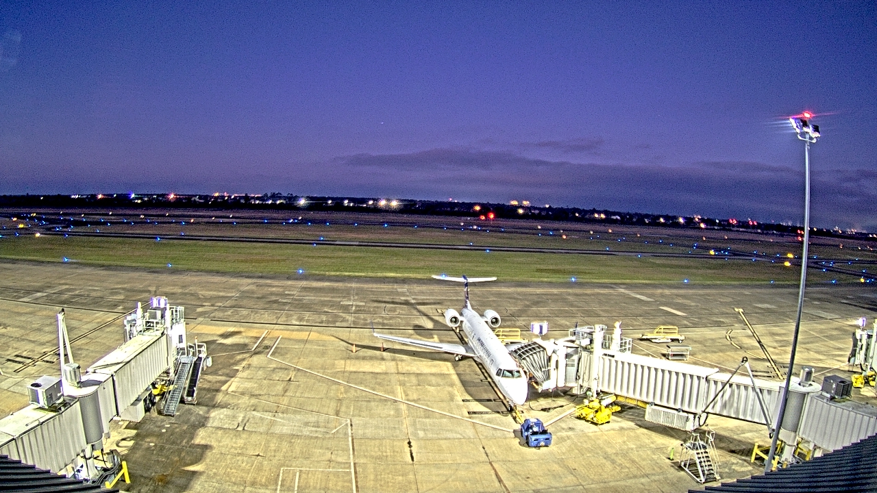 Thumbnail for current weather camera view from Lake Charles Rgnl Arpt terminal bldg in Lake Charles, Louisiana