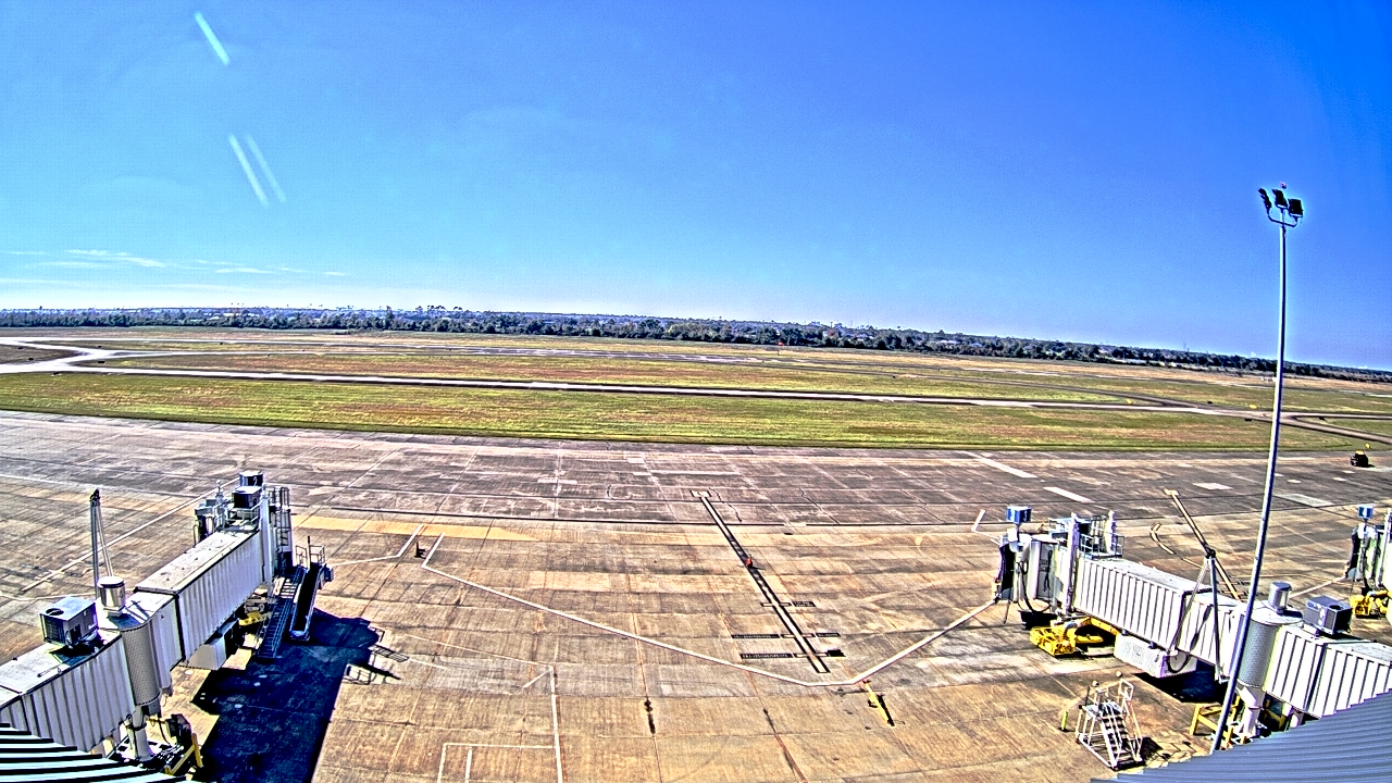 Thumbnail for current weather camera view from Lake Charles Rgnl Arpt terminal bldg in Lake Charles, Louisiana