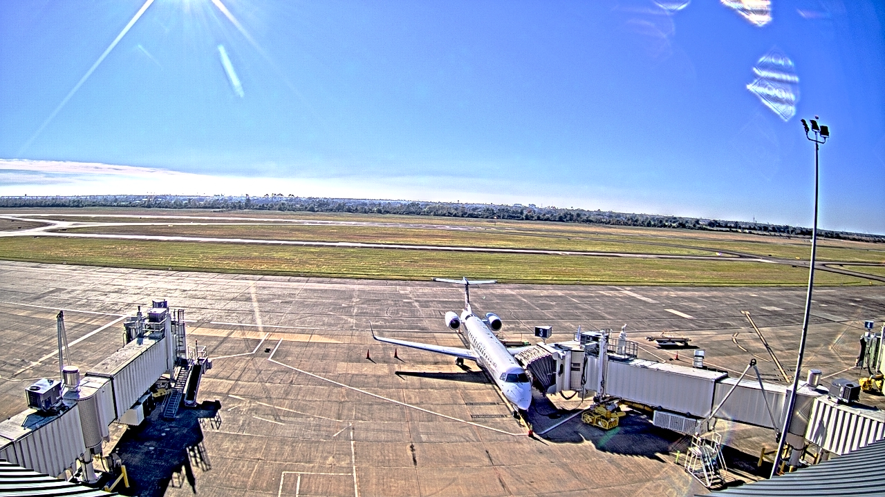 Thumbnail for current weather camera view from Lake Charles Rgnl Arpt terminal bldg in Lake Charles, Louisiana