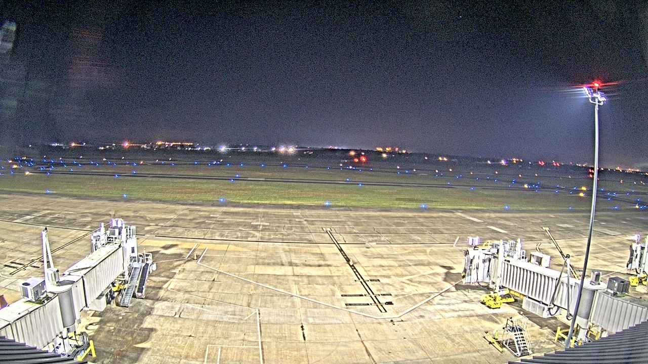 Thumbnail for current weather camera view from Lake Charles Rgnl Arpt terminal bldg in Lake Charles, Louisiana