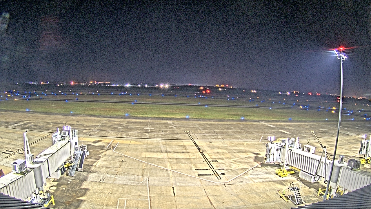 Thumbnail for current weather camera view from Lake Charles Rgnl Arpt terminal bldg in Lake Charles, Louisiana