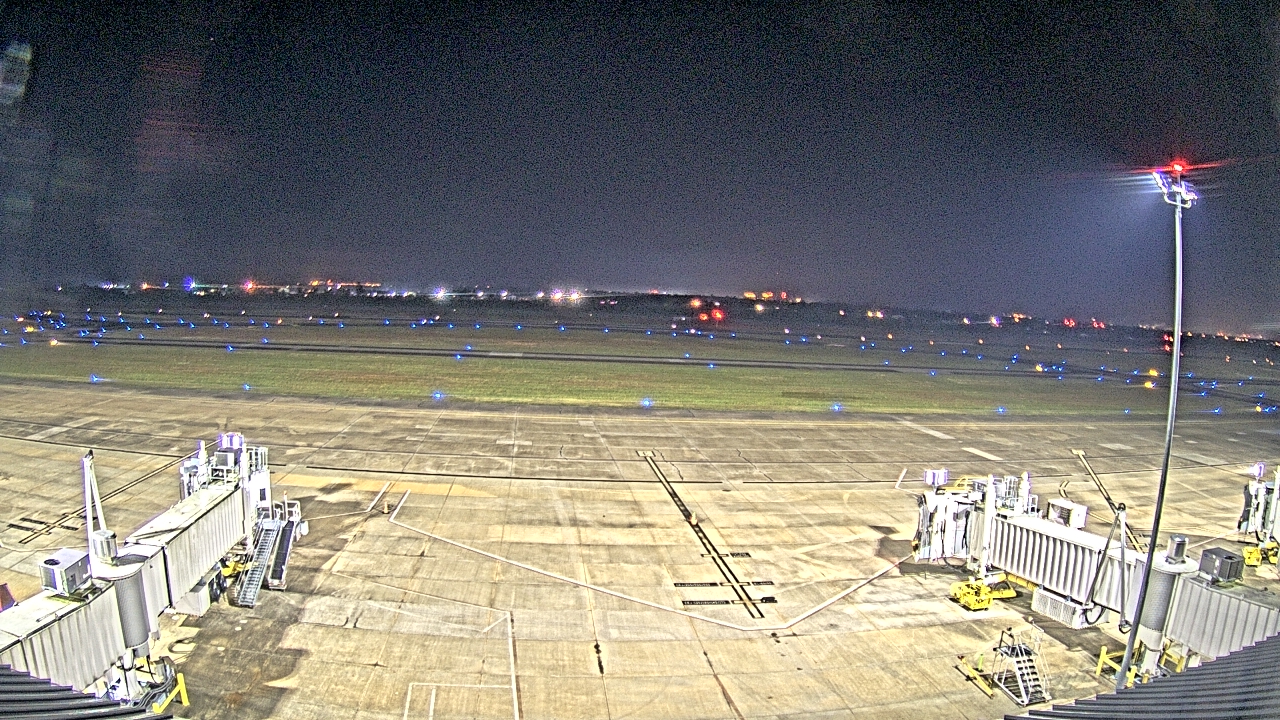 Thumbnail for current weather camera view from Lake Charles Rgnl Arpt terminal bldg in Lake Charles, Louisiana