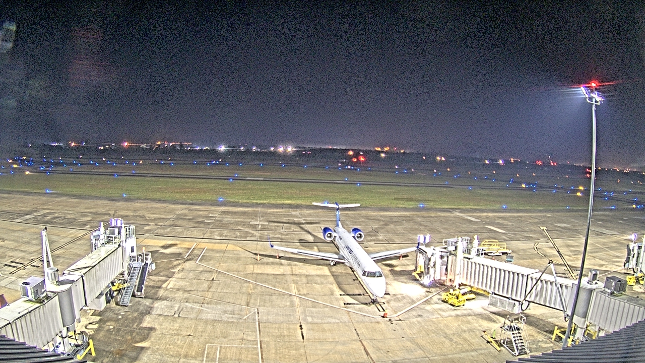 Thumbnail for current weather camera view from Lake Charles Rgnl Arpt terminal bldg in Lake Charles, Louisiana