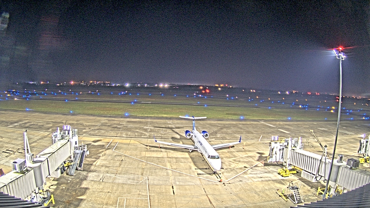 Thumbnail for current weather camera view from Lake Charles Rgnl Arpt terminal bldg in Lake Charles, Louisiana
