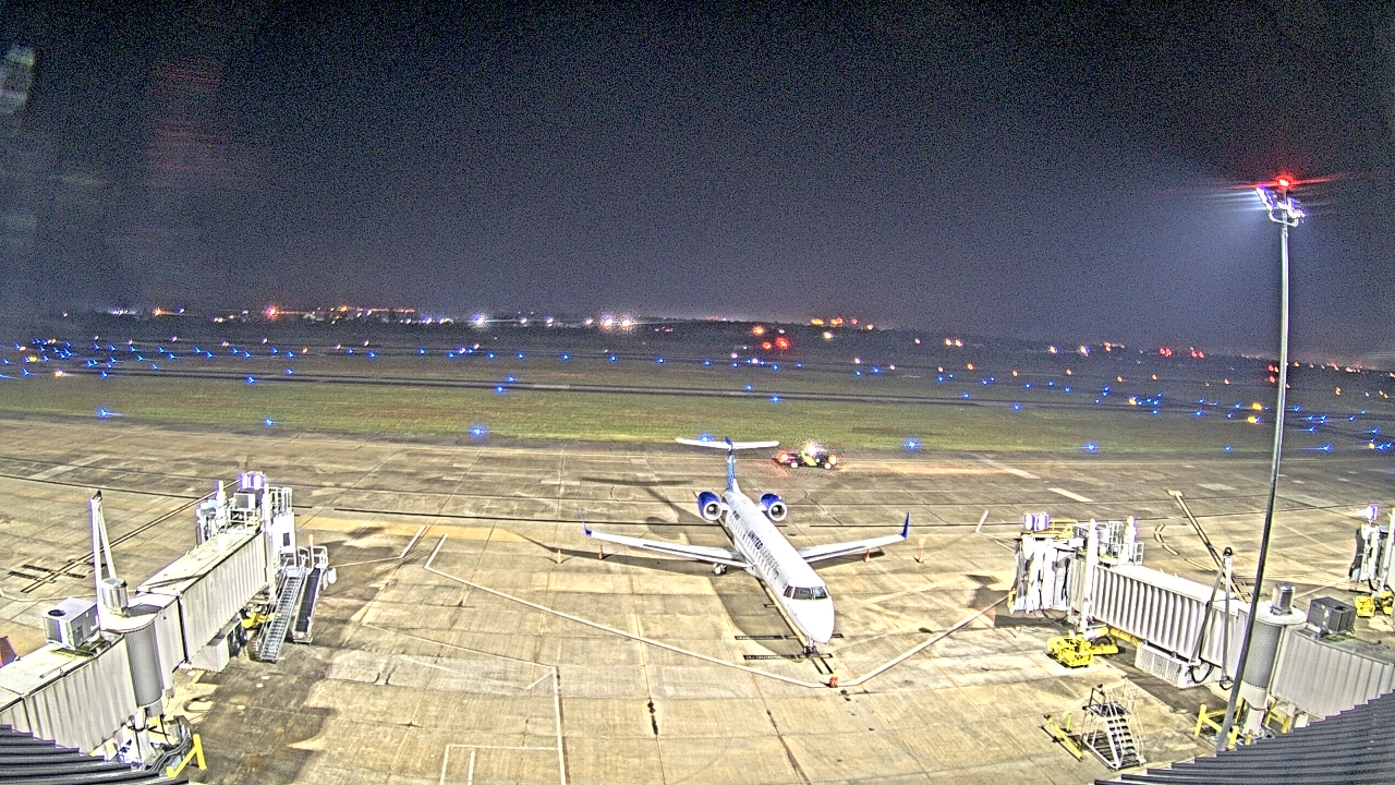 Thumbnail for current weather camera view from Lake Charles Rgnl Arpt terminal bldg in Lake Charles, Louisiana