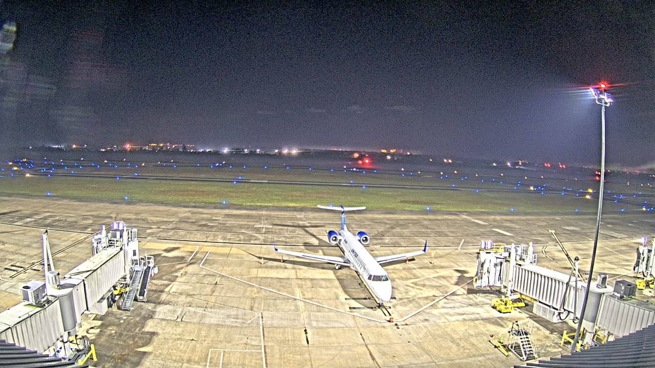 Thumbnail for current weather camera view from Lake Charles Rgnl Arpt terminal bldg in Lake Charles, Louisiana