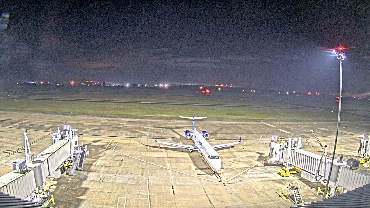 Thumbnail for current weather camera view from Lake Charles Rgnl Arpt terminal bldg in Lake Charles, Louisiana