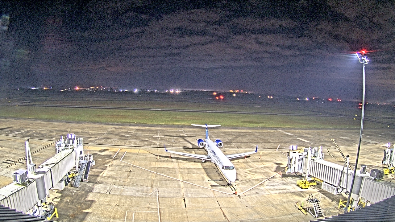 Thumbnail for current weather camera view from Lake Charles Rgnl Arpt terminal bldg in Lake Charles, Louisiana