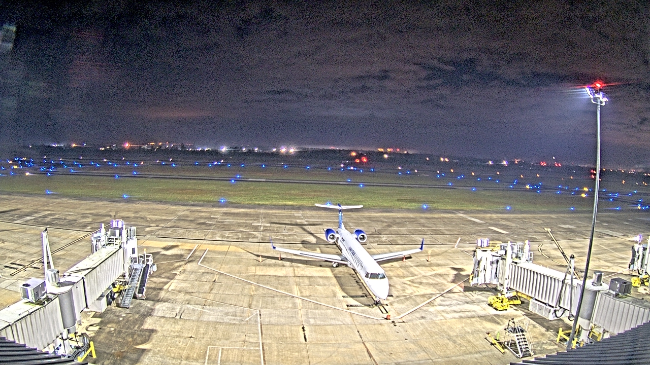 Thumbnail for current weather camera view from Lake Charles Rgnl Arpt terminal bldg in Lake Charles, Louisiana
