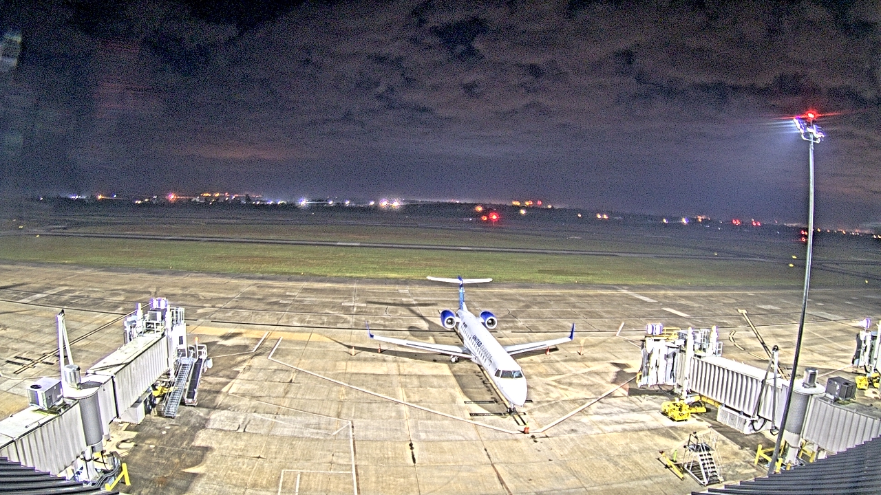Thumbnail for current weather camera view from Lake Charles Rgnl Arpt terminal bldg in Lake Charles, Louisiana