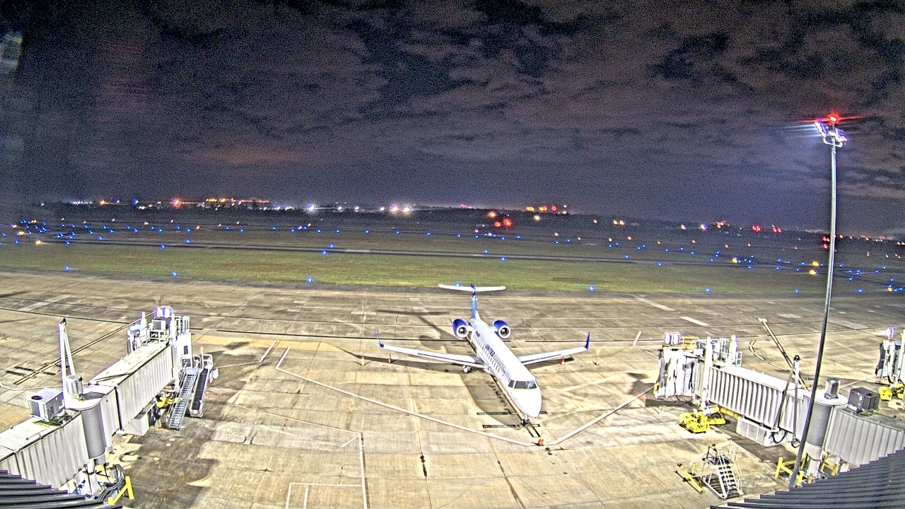 Thumbnail for current weather camera view from Lake Charles Rgnl Arpt terminal bldg in Lake Charles, Louisiana