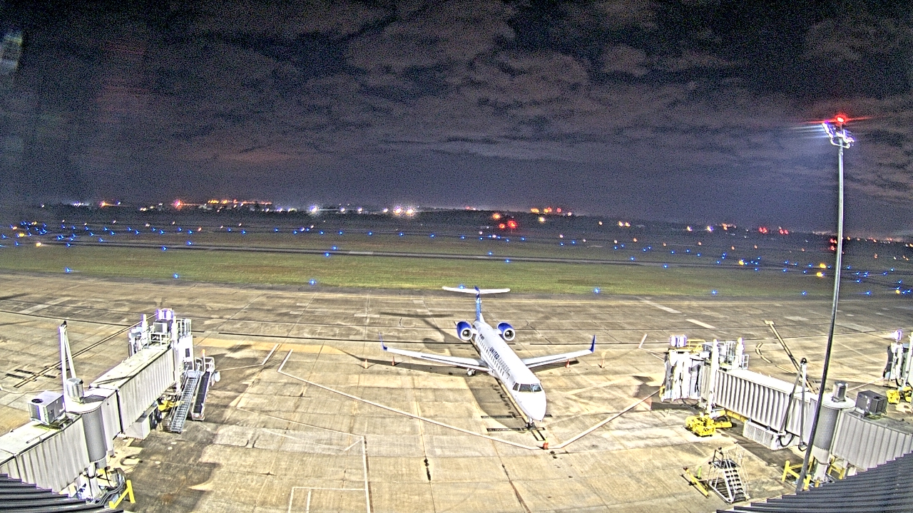 Thumbnail for current weather camera view from Lake Charles Rgnl Arpt terminal bldg in Lake Charles, Louisiana