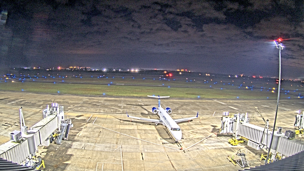 Thumbnail for current weather camera view from Lake Charles Rgnl Arpt terminal bldg in Lake Charles, Louisiana