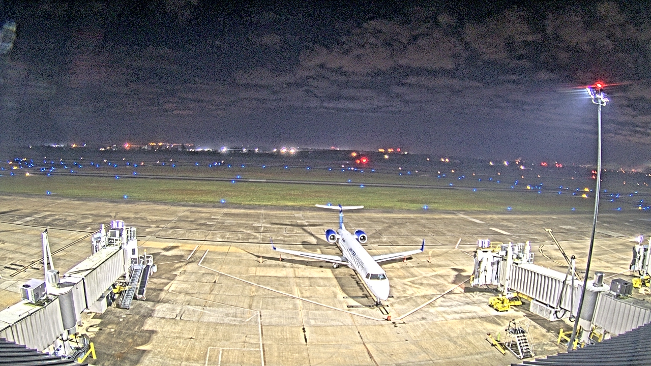 Thumbnail for current weather camera view from Lake Charles Rgnl Arpt terminal bldg in Lake Charles, Louisiana