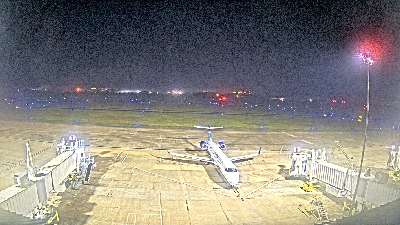 Thumbnail for current weather camera view from Lake Charles Rgnl Arpt terminal bldg in Lake Charles, Louisiana
