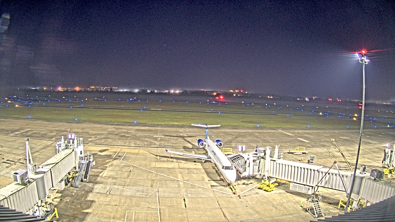 Thumbnail for current weather camera view from Lake Charles Rgnl Arpt terminal bldg in Lake Charles, Louisiana