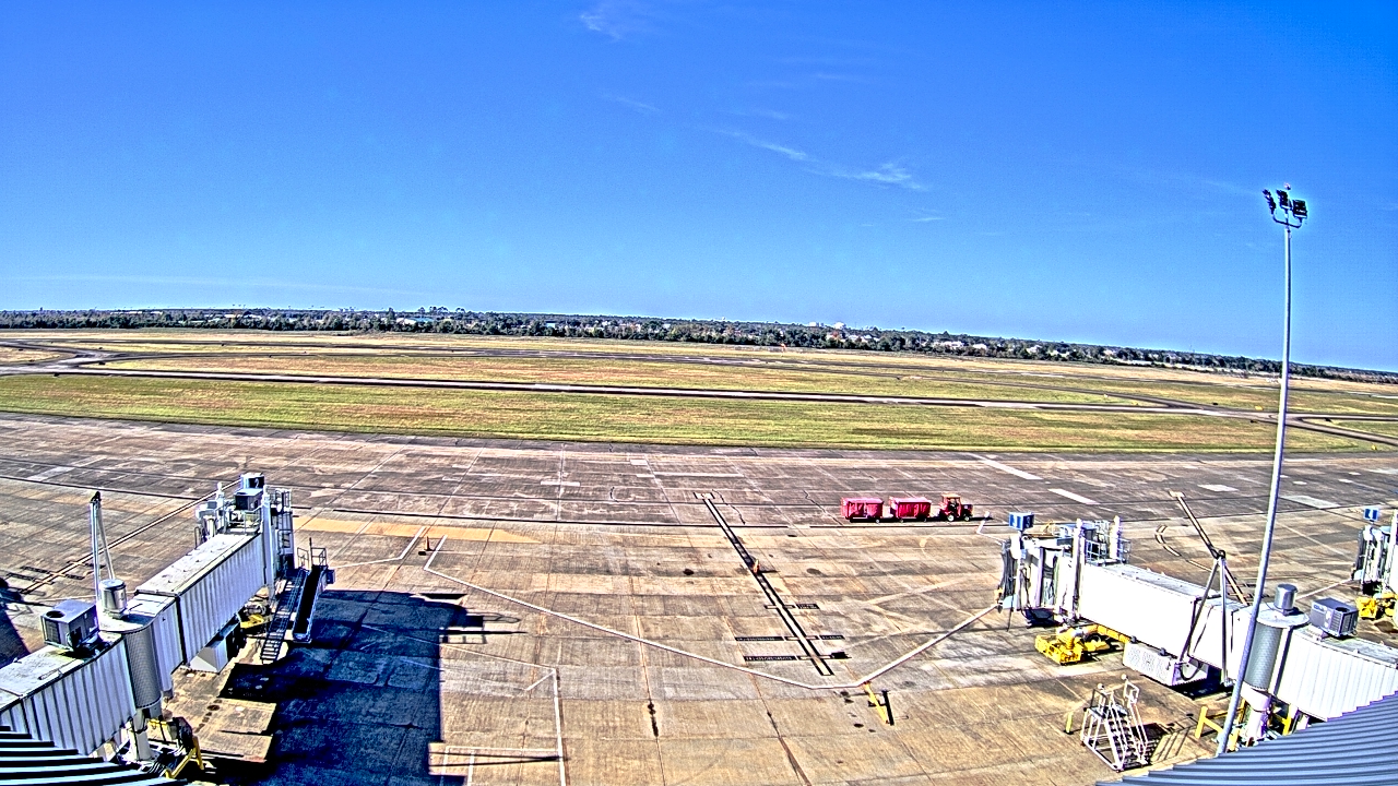 Thumbnail for current weather camera view from Lake Charles Rgnl Arpt terminal bldg in Lake Charles, Louisiana