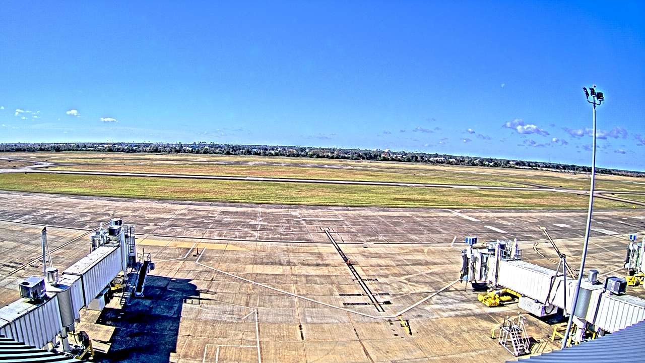 Thumbnail for current weather camera view from Lake Charles Rgnl Arpt terminal bldg in Lake Charles, Louisiana