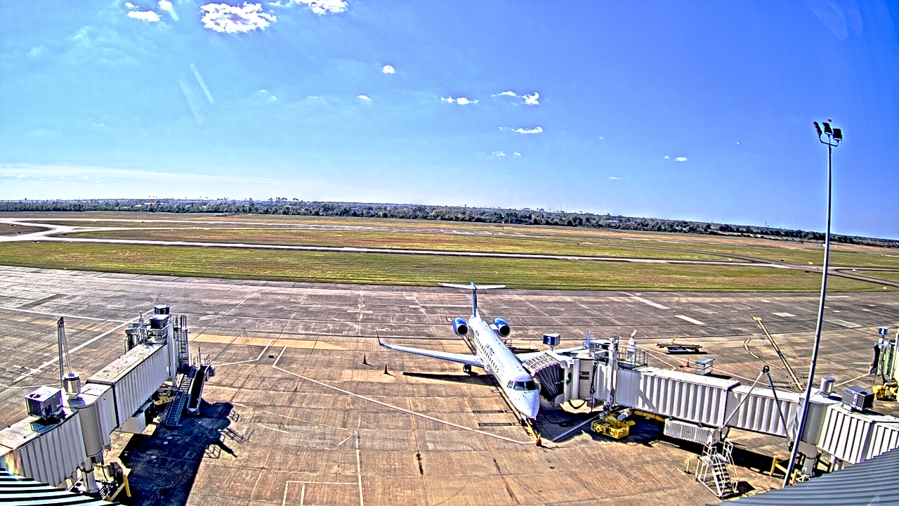 Thumbnail for current weather camera view from Lake Charles Rgnl Arpt terminal bldg in Lake Charles, Louisiana