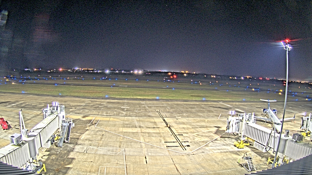 Thumbnail for current weather camera view from Lake Charles Rgnl Arpt terminal bldg in Lake Charles, Louisiana