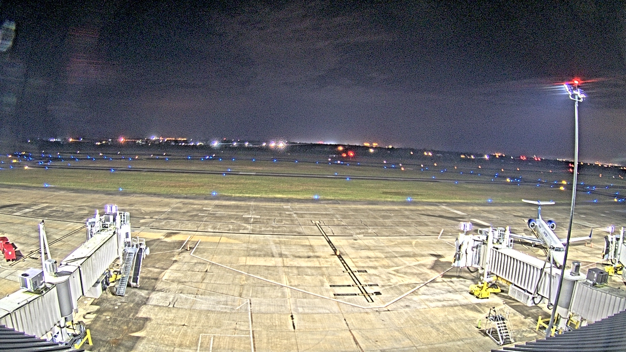 Thumbnail for current weather camera view from Lake Charles Rgnl Arpt terminal bldg in Lake Charles, Louisiana