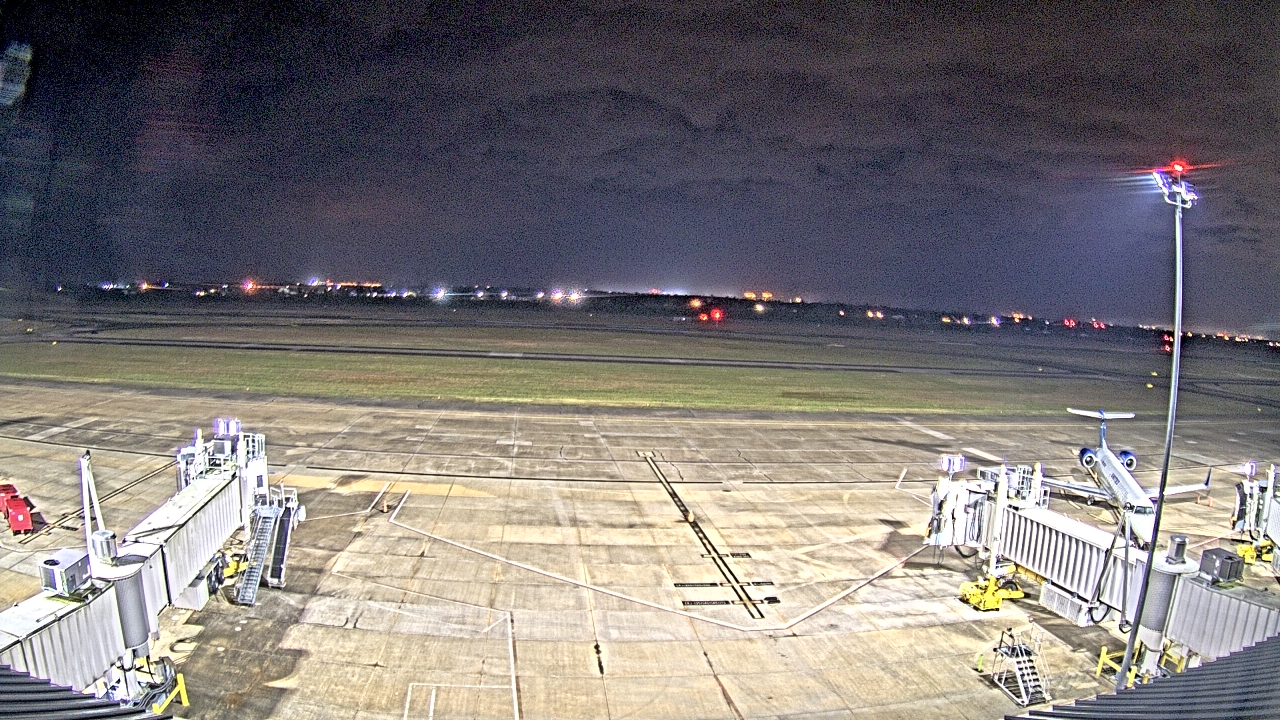 Thumbnail for current weather camera view from Lake Charles Rgnl Arpt terminal bldg in Lake Charles, Louisiana