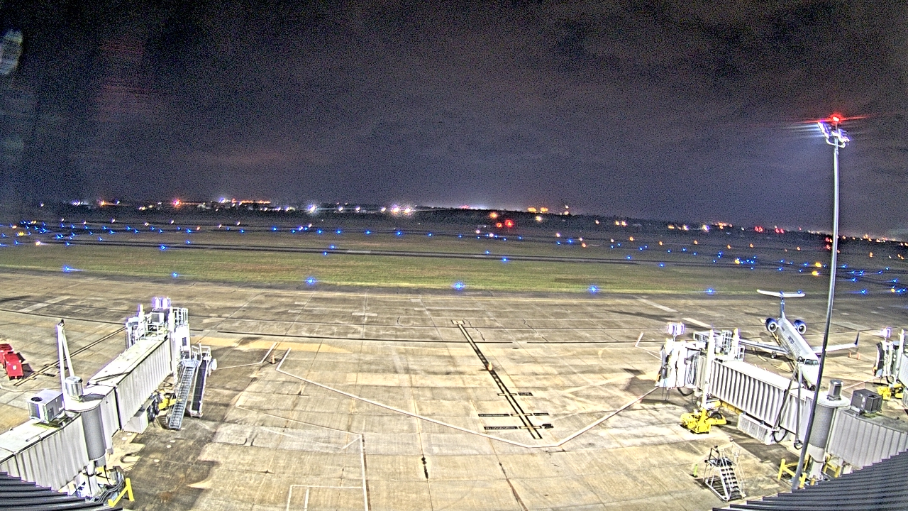 Thumbnail for current weather camera view from Lake Charles Rgnl Arpt terminal bldg in Lake Charles, Louisiana