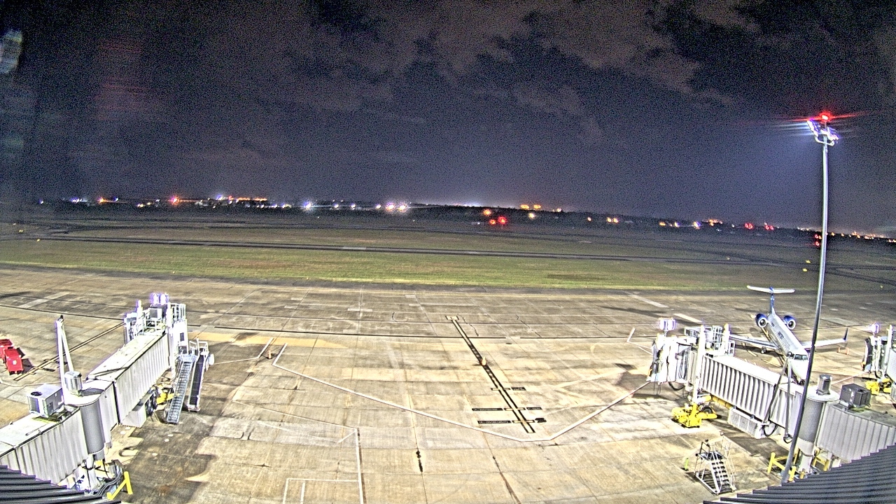 Thumbnail for current weather camera view from Lake Charles Rgnl Arpt terminal bldg in Lake Charles, Louisiana
