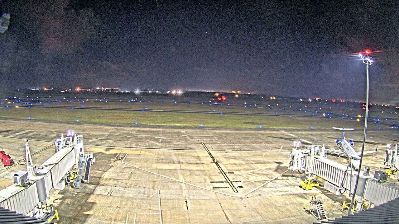 Thumbnail for current weather camera view from Lake Charles Rgnl Arpt terminal bldg in Lake Charles, Louisiana