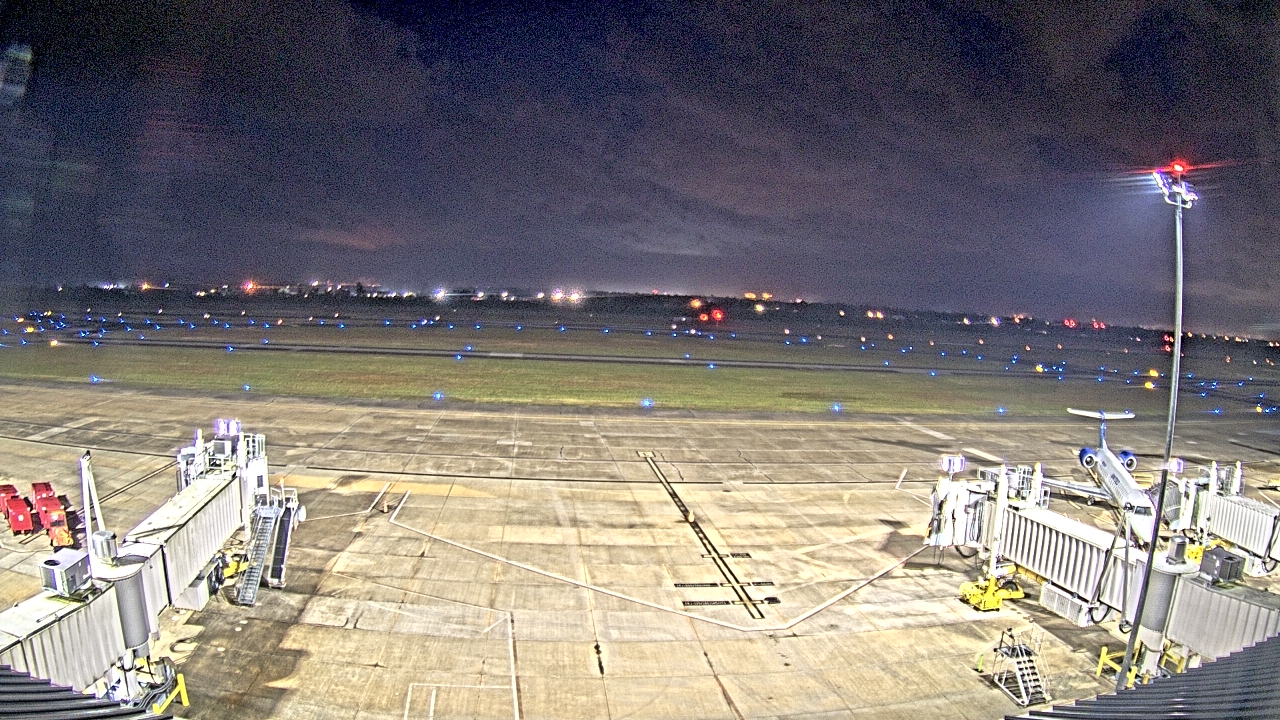 Thumbnail for current weather camera view from Lake Charles Rgnl Arpt terminal bldg in Lake Charles, Louisiana