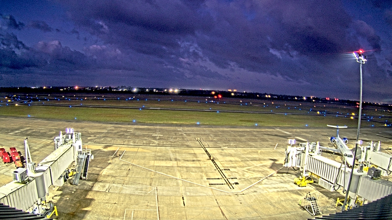 Thumbnail for current weather camera view from Lake Charles Rgnl Arpt terminal bldg in Lake Charles, Louisiana