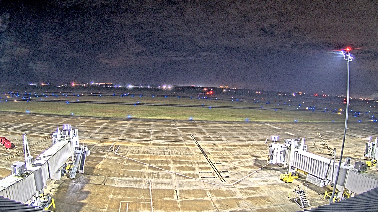 Thumbnail for current weather camera view from Lake Charles Rgnl Arpt terminal bldg in Lake Charles, Louisiana