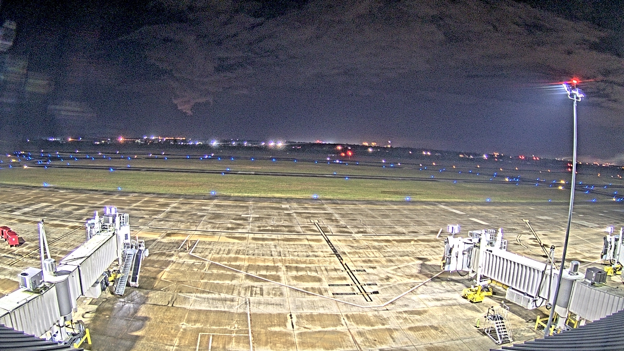 Thumbnail for current weather camera view from Lake Charles Rgnl Arpt terminal bldg in Lake Charles, Louisiana