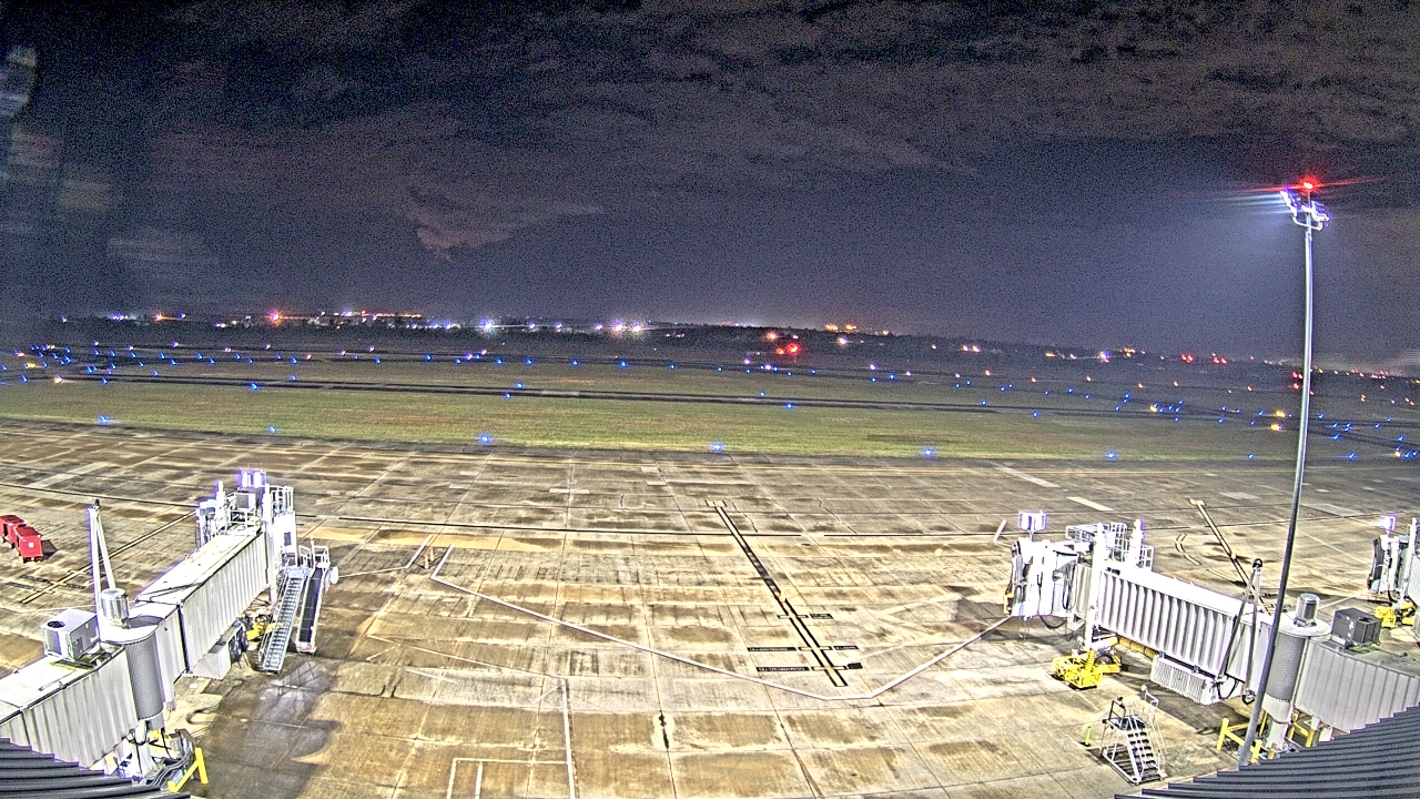 Thumbnail for current weather camera view from Lake Charles Rgnl Arpt terminal bldg in Lake Charles, Louisiana