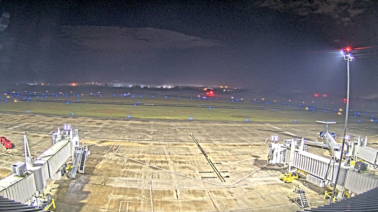 Thumbnail for current weather camera view from Lake Charles Rgnl Arpt terminal bldg in Lake Charles, Louisiana
