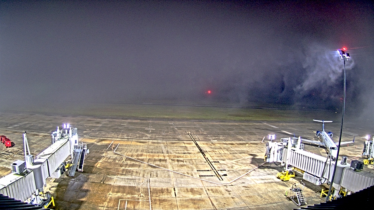 Thumbnail for current weather camera view from Lake Charles Rgnl Arpt terminal bldg in Lake Charles, Louisiana
