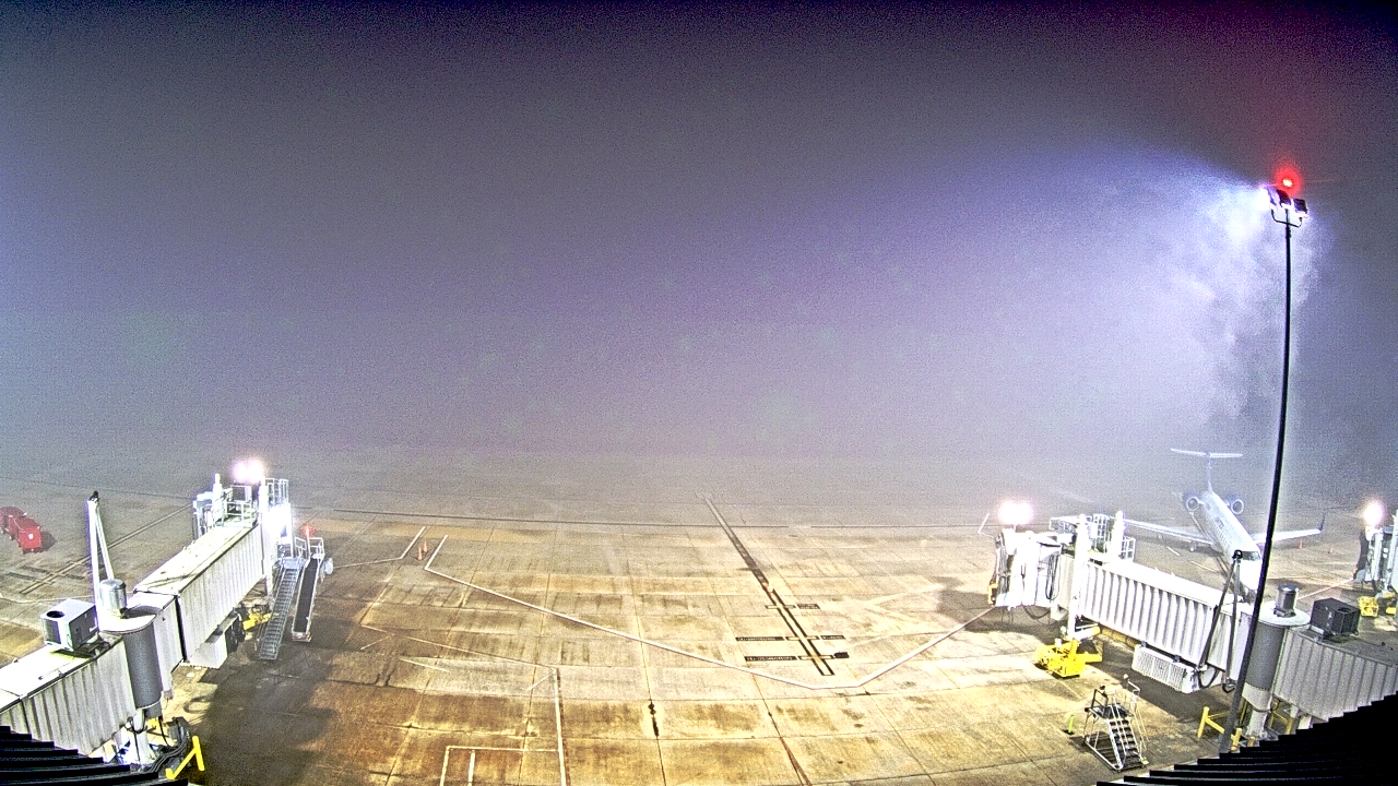 Thumbnail for current weather camera view from Lake Charles Rgnl Arpt terminal bldg in Lake Charles, Louisiana