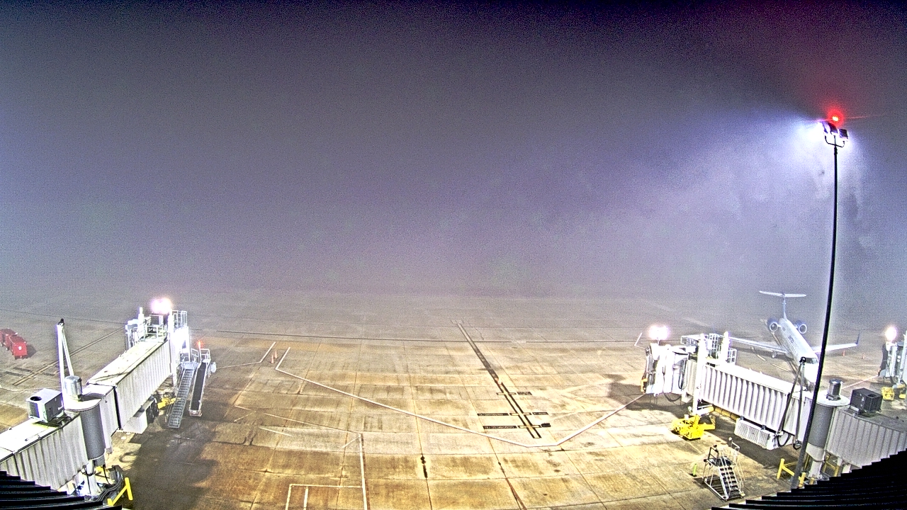 Thumbnail for current weather camera view from Lake Charles Rgnl Arpt terminal bldg in Lake Charles, Louisiana