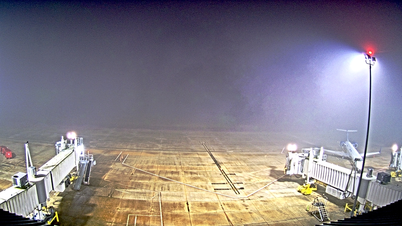 Thumbnail for current weather camera view from Lake Charles Rgnl Arpt terminal bldg in Lake Charles, Louisiana