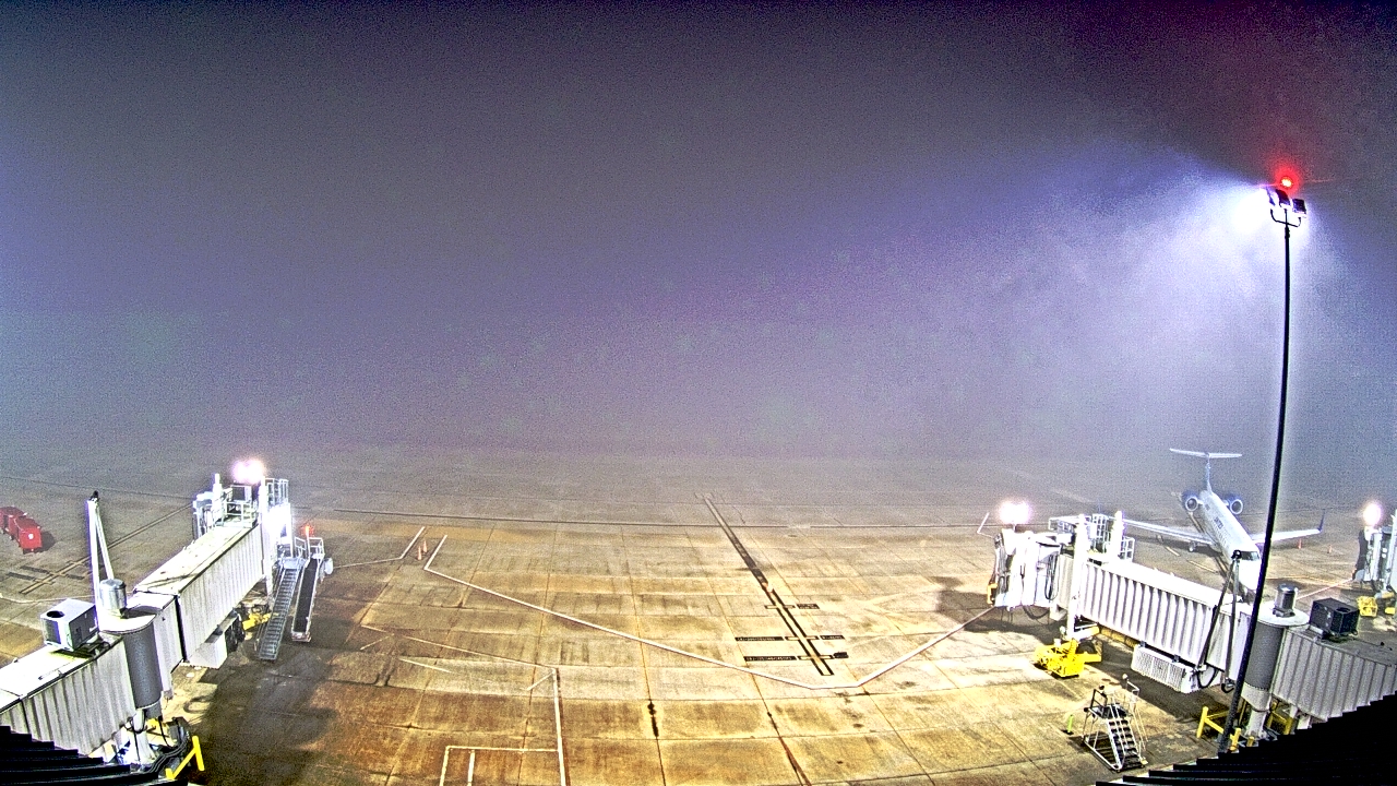 Thumbnail for current weather camera view from Lake Charles Rgnl Arpt terminal bldg in Lake Charles, Louisiana