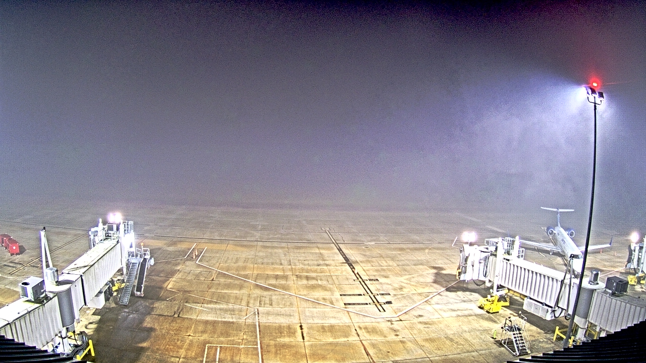 Thumbnail for current weather camera view from Lake Charles Rgnl Arpt terminal bldg in Lake Charles, Louisiana