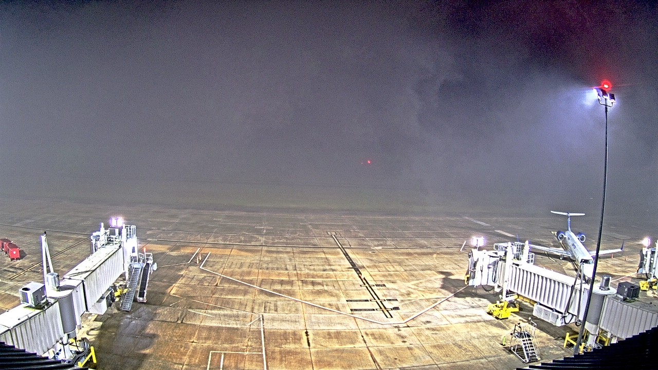 Thumbnail for current weather camera view from Lake Charles Rgnl Arpt terminal bldg in Lake Charles, Louisiana