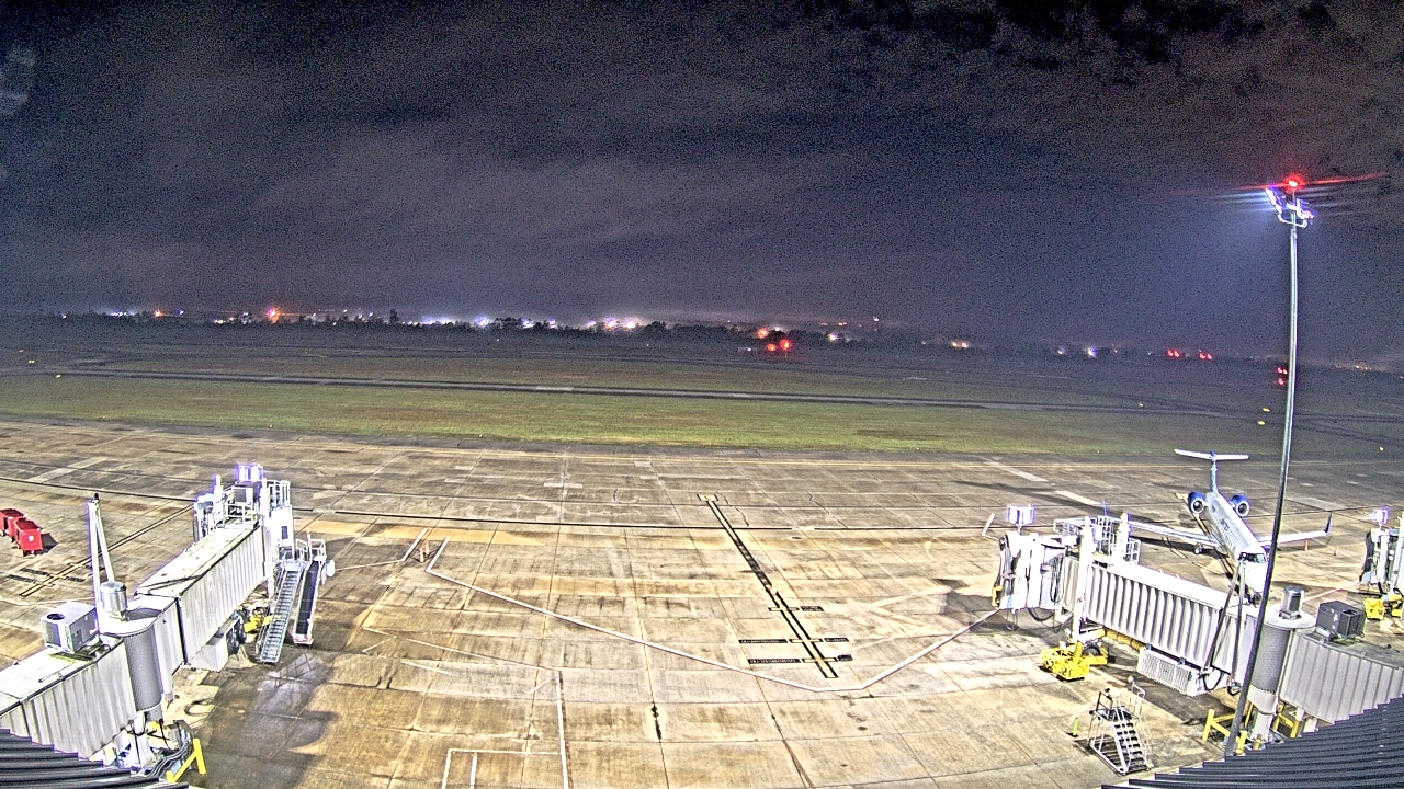 Thumbnail for current weather camera view from Lake Charles Rgnl Arpt terminal bldg in Lake Charles, Louisiana