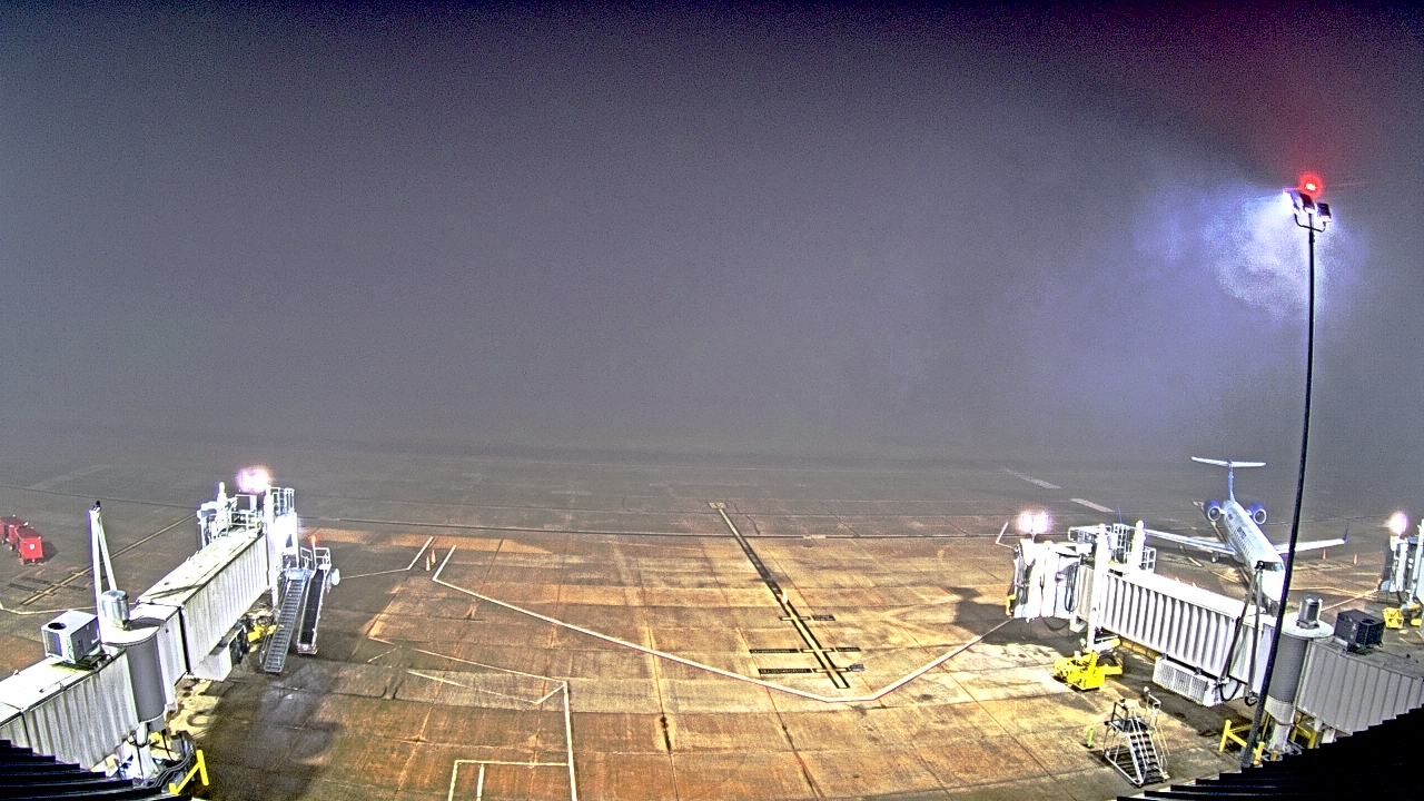 Thumbnail for current weather camera view from Lake Charles Rgnl Arpt terminal bldg in Lake Charles, Louisiana