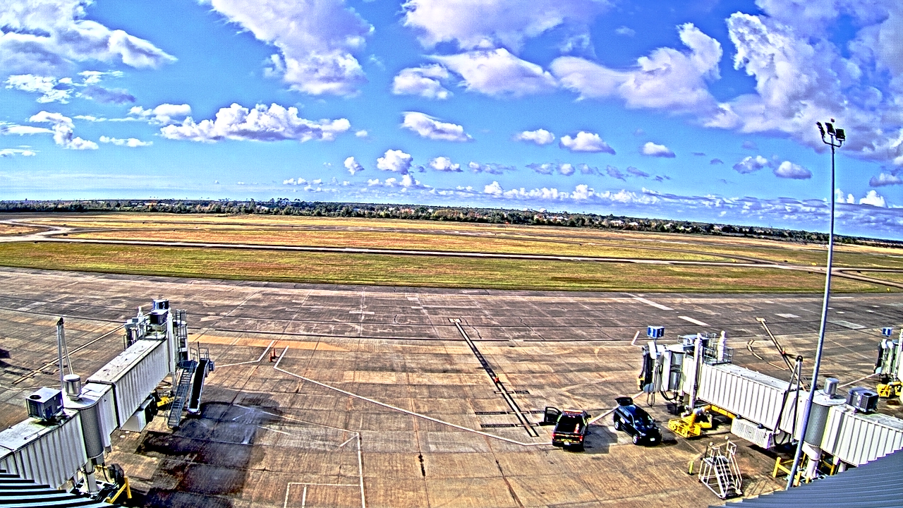 Thumbnail for current weather camera view from Lake Charles Rgnl Arpt terminal bldg in Lake Charles, Louisiana