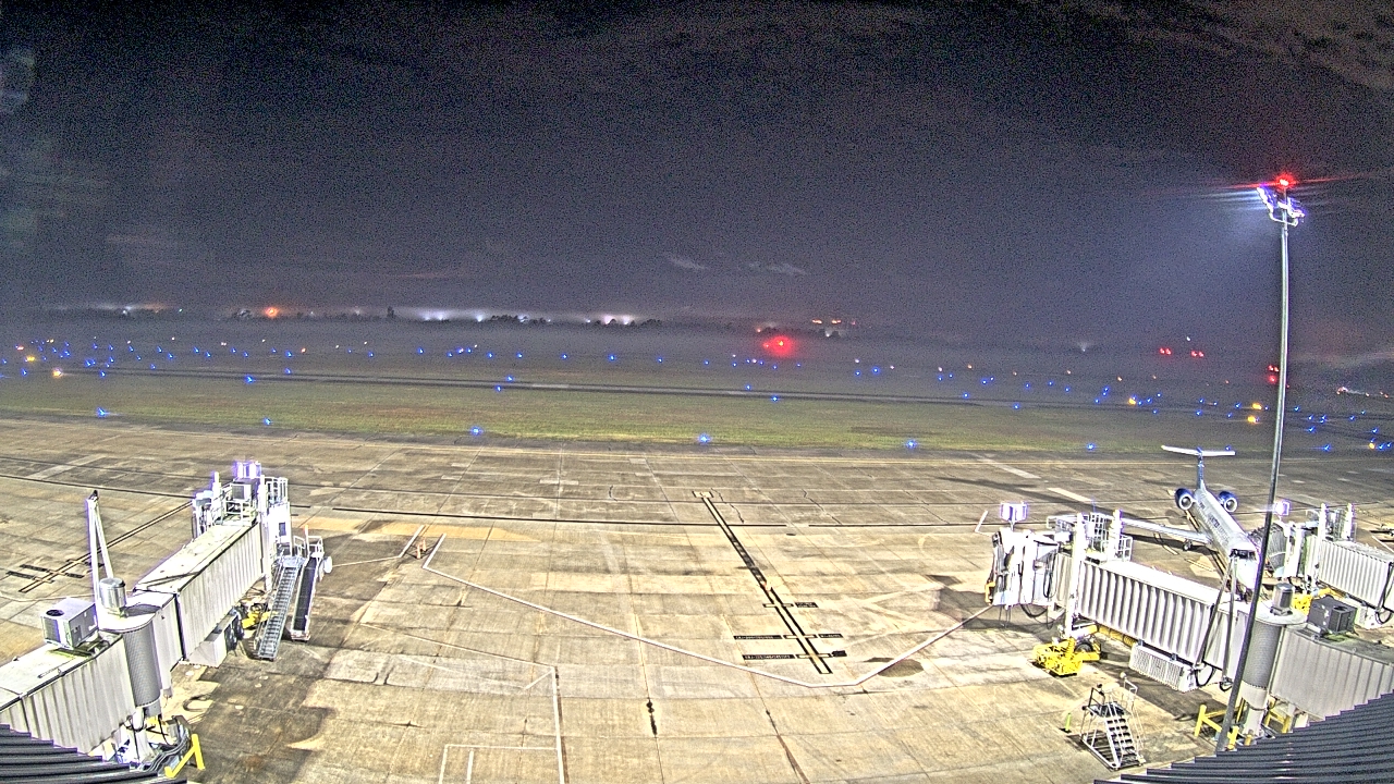 Thumbnail for current weather camera view from Lake Charles Rgnl Arpt terminal bldg in Lake Charles, Louisiana