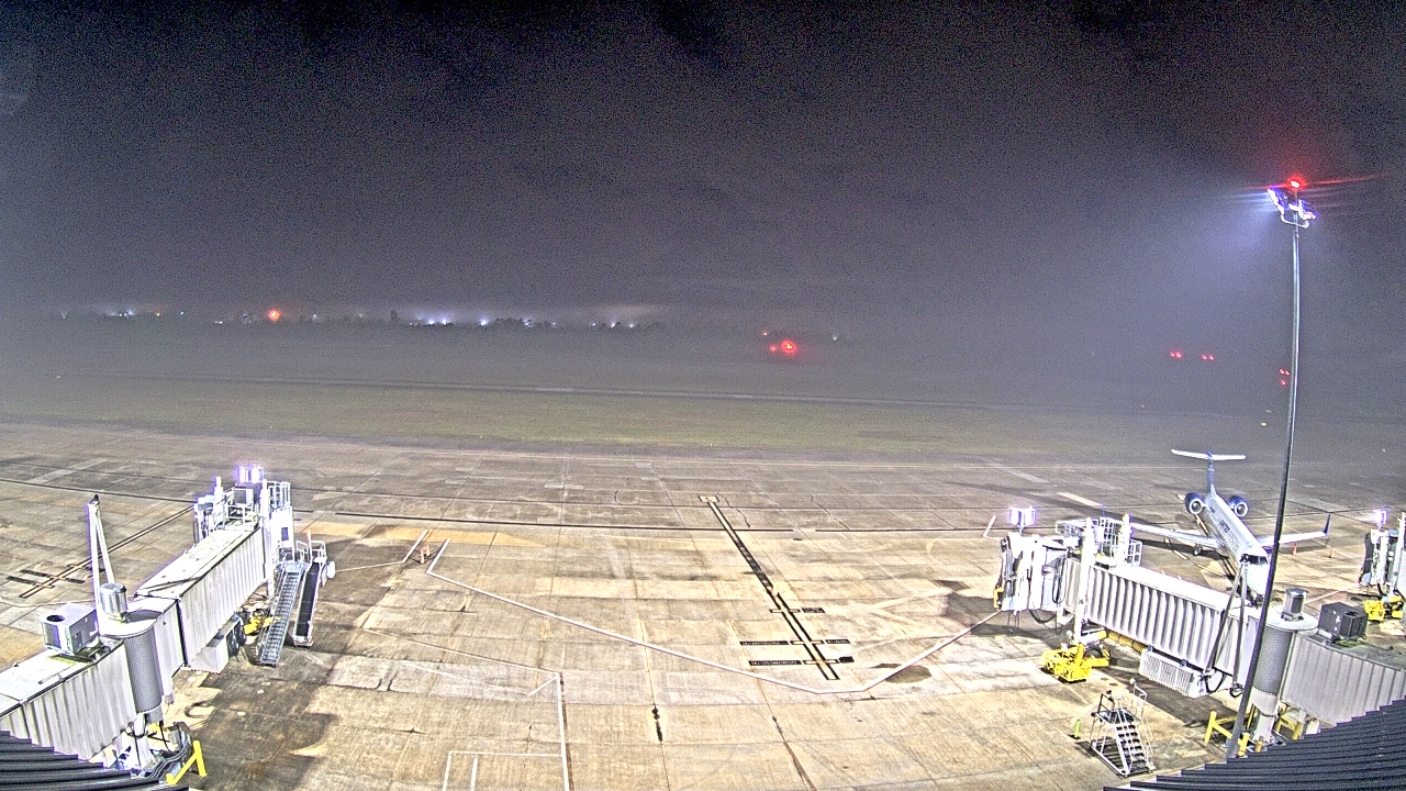 Thumbnail for current weather camera view from Lake Charles Rgnl Arpt terminal bldg in Lake Charles, Louisiana