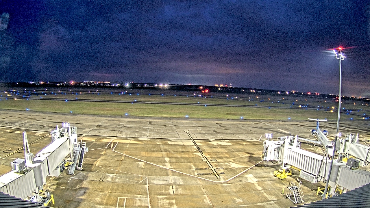 Thumbnail for current weather camera view from Lake Charles Rgnl Arpt terminal bldg in Lake Charles, Louisiana