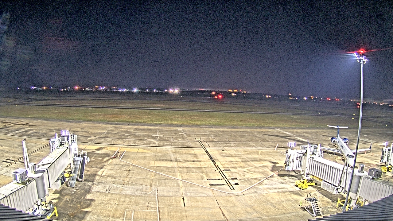 Thumbnail for current weather camera view from Lake Charles Rgnl Arpt terminal bldg in Lake Charles, Louisiana